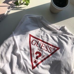 Comfy white guess crew neck